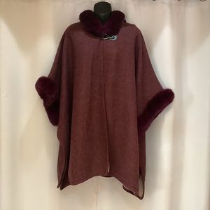 Belle Dame Cape Women’s O/S Faux Fur Loose Fit, Hood, Burgundy